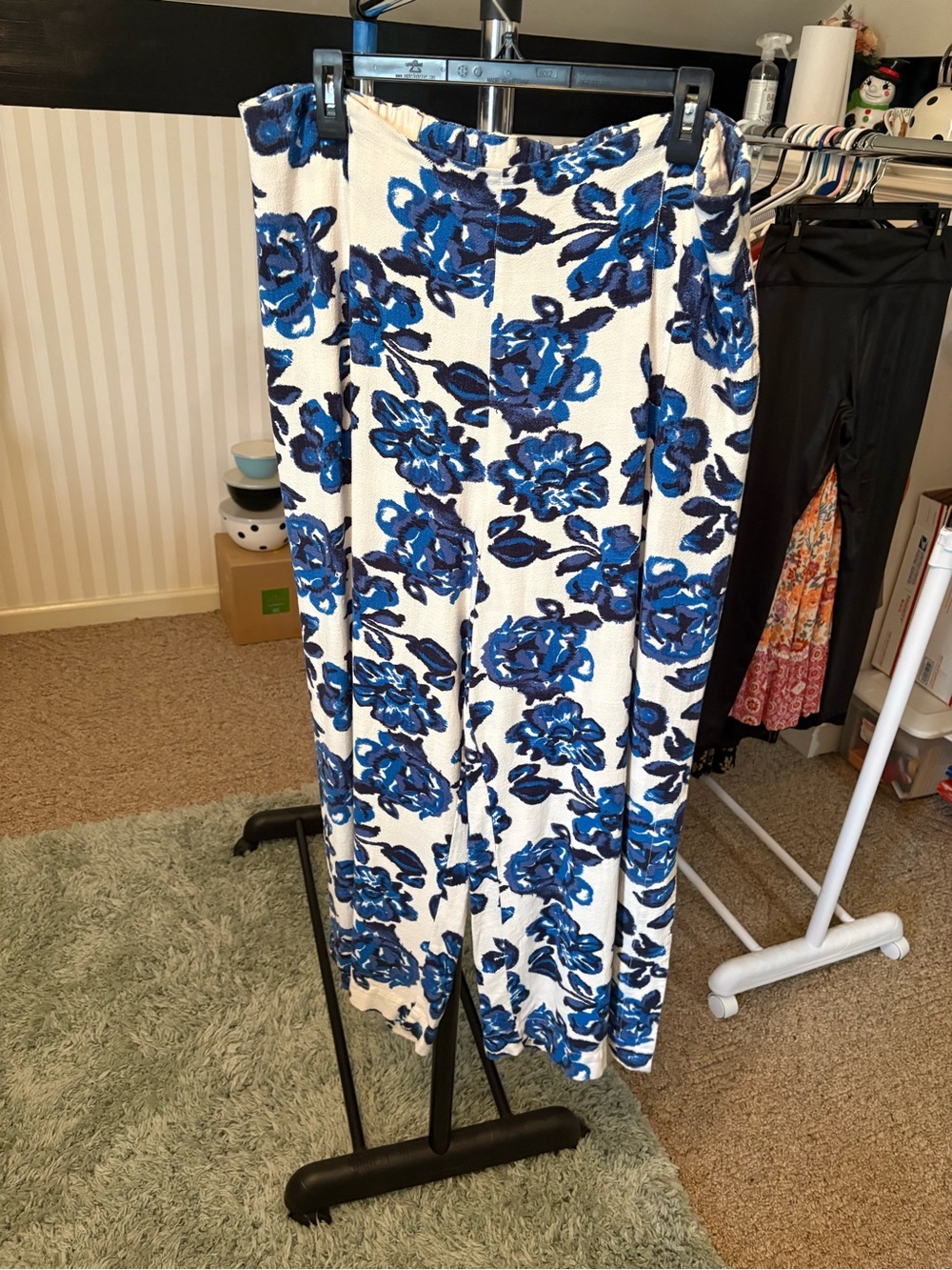 Blue Floral Wide-Leg Pants - Picture 3 of 6